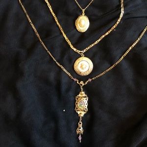 3 cute vintage pieces (2 lockets and one drop)